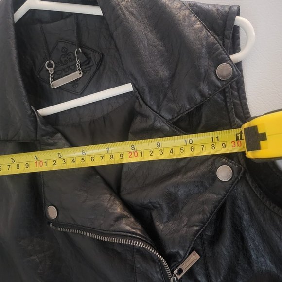 Jou Jou Edgy Vest - Picture 8 of 8